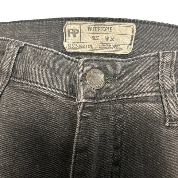 Free People Black Wash Raw Hem Skinny Jeans Sz 26 - Picture 8 of 11